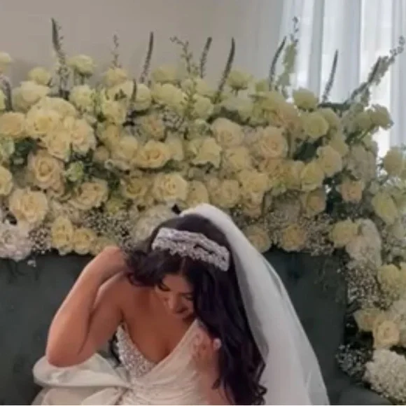 My wedding crown wore it once My wedding crown wore it once main image 2